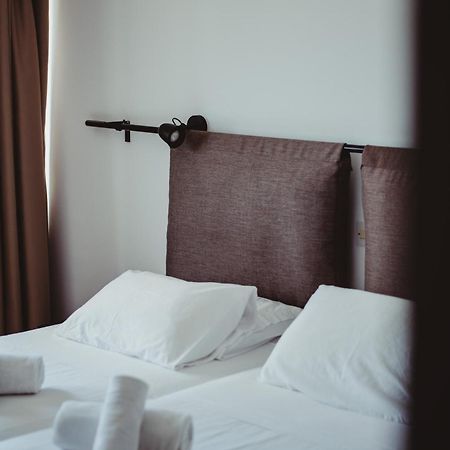 Ovis Hotel Apartments Ayia Napa Eksteriør billede
