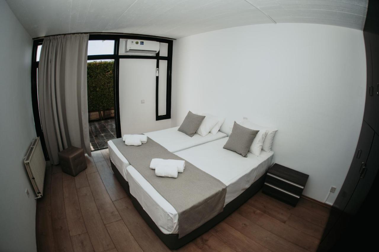 Ovis Hotel Apartments Ayia Napa Eksteriør billede