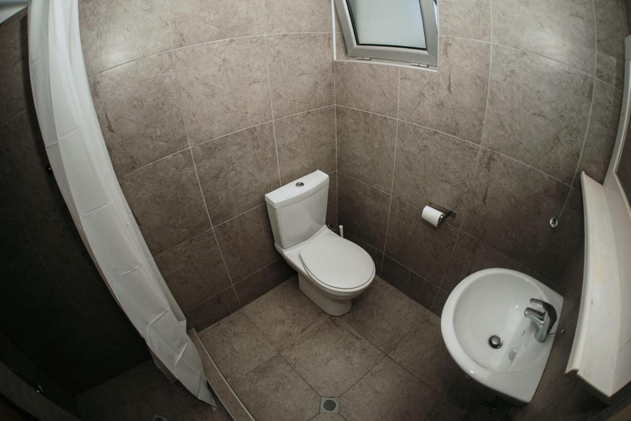 Ovis Hotel Apartments Ayia Napa Eksteriør billede