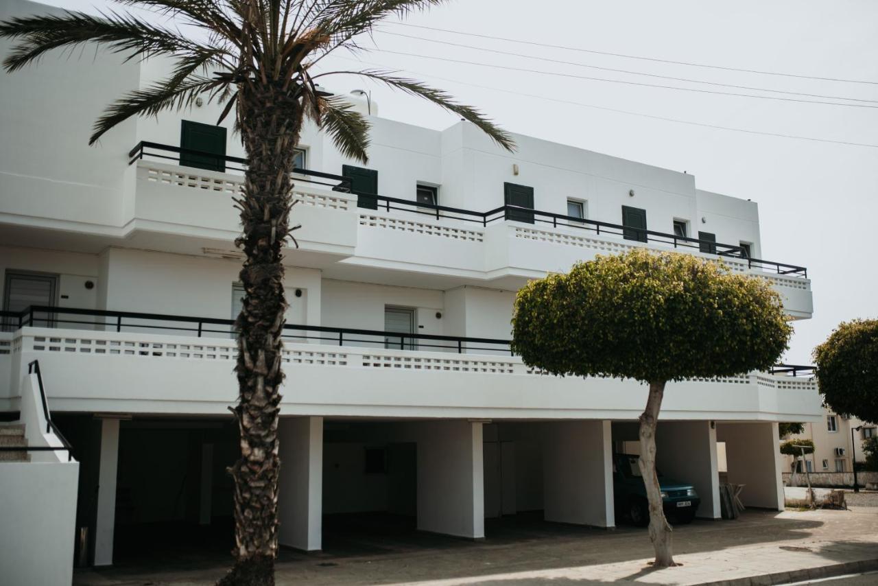 Ovis Hotel Apartments Ayia Napa Eksteriør billede