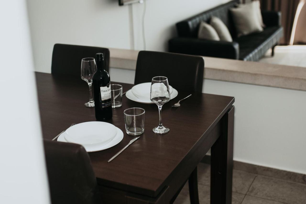 Ovis Hotel Apartments Ayia Napa Eksteriør billede