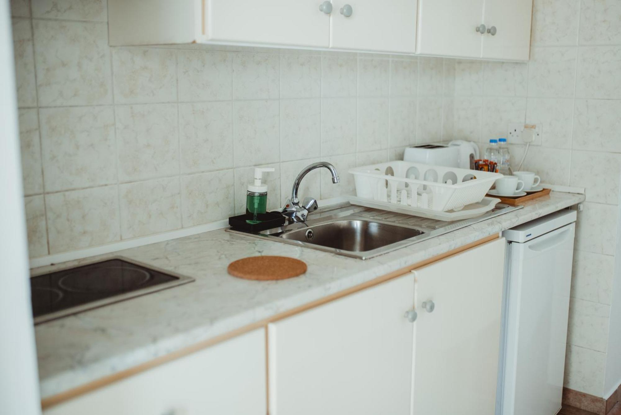 Ovis Hotel Apartments Ayia Napa Eksteriør billede