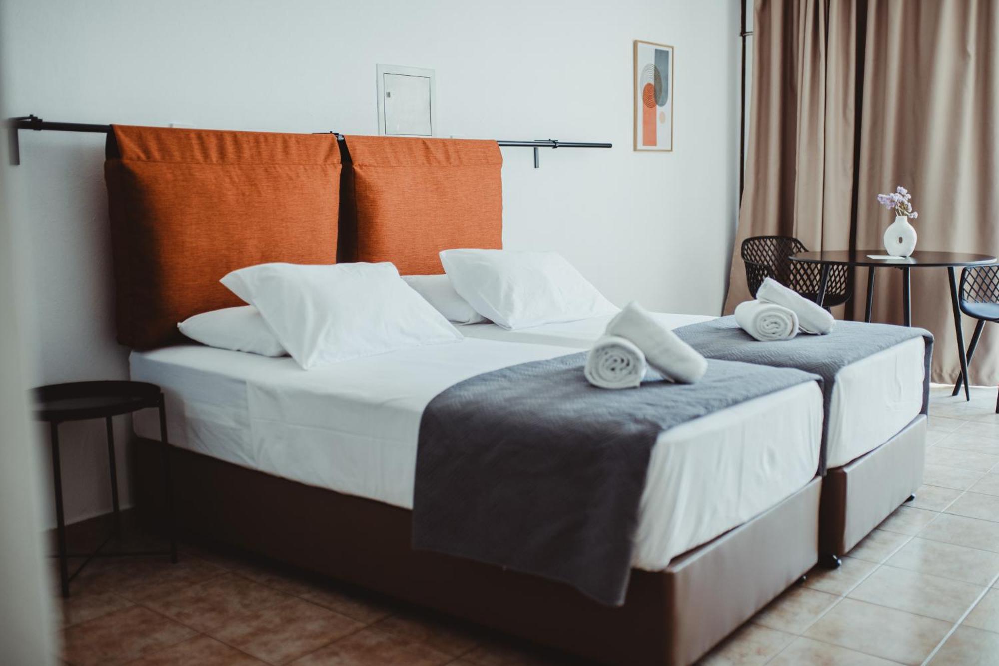Ovis Hotel Apartments Ayia Napa Eksteriør billede
